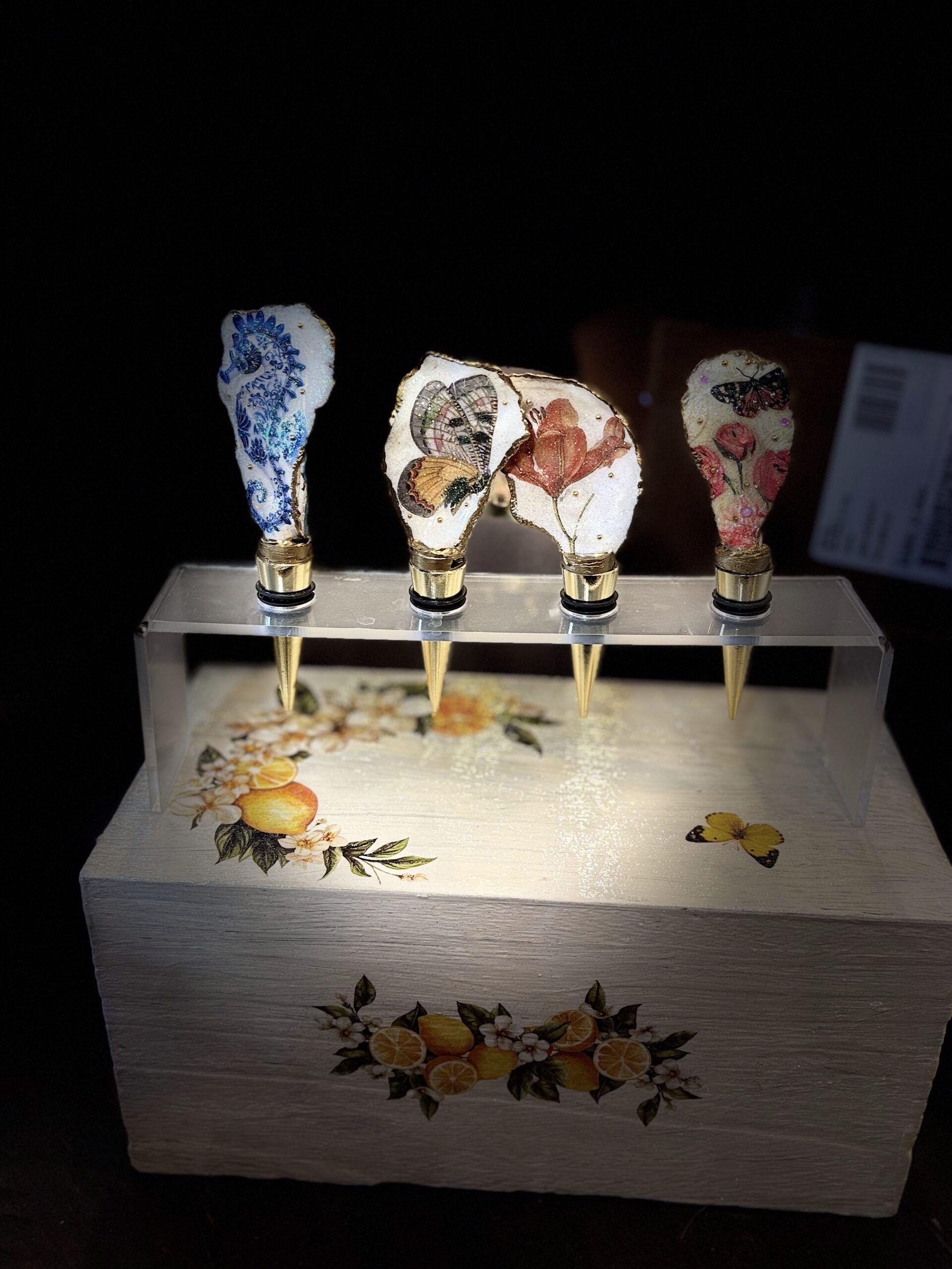 Handcrafted scallop shell with sunflower design
