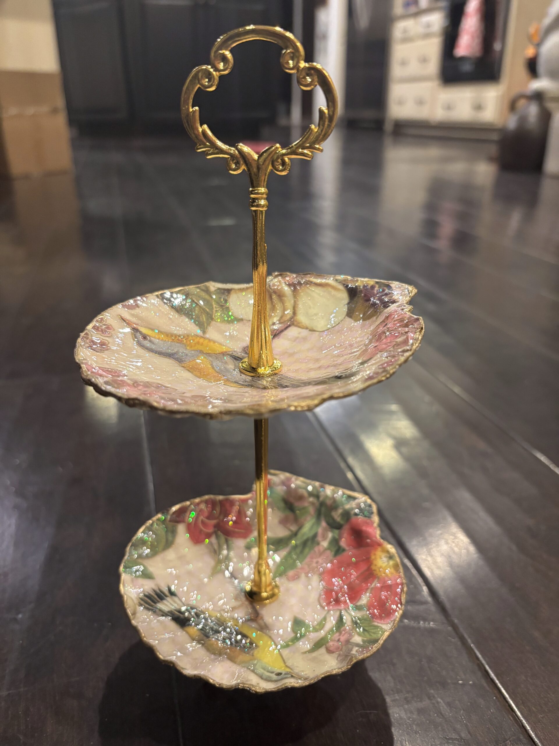 Two-tier scallop shell stand with florals and birds